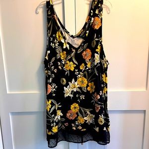 Sleeveless Plus size 2x Floral top